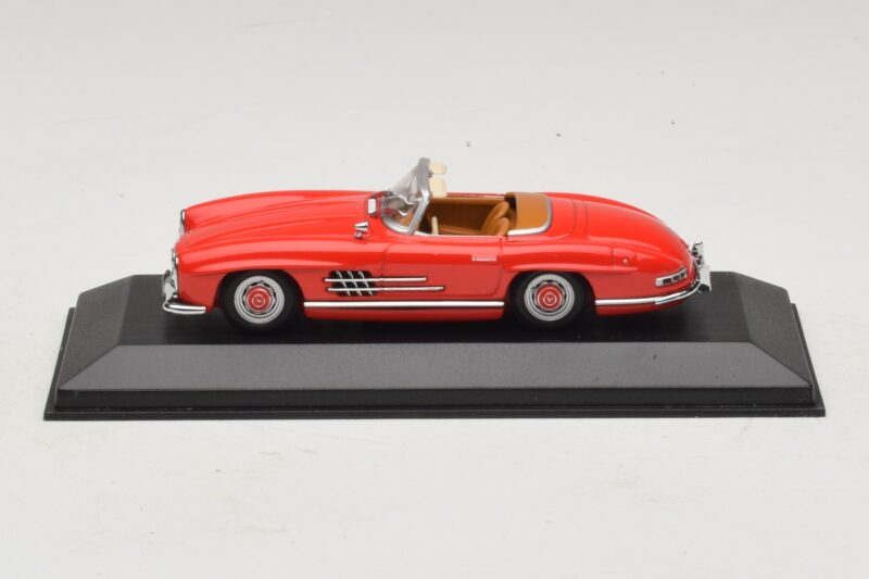 Mercedes 300 SL W198 Czerwony Z Brązowym Wnętrzem Minichamps 1:43 MB009 Metal