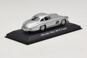 Mercedes 300 SL W198 Srebrny Maxichamps 1:43 940039000 Metal — zdjęcie 2 z 5