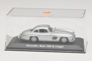 Mercedes 300 SL W198 Srebrny Maxichamps 1:43 940039000 Metal — zdjęcie 4 z 5