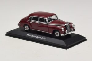 Mercedes 300 W186 Ciemnoczerwony Maxichamps 1:43 940039060 Metal — zdjęcie 3 z 5