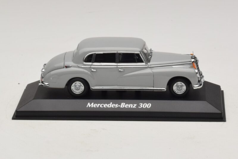 Mercedes 300 W186 Szary Maxichamps 1:43 Mercedes 300 W186 Szary Maxichamps 1:43 940039061 Metal