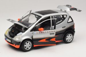 Mercedes A-Class W168 D. Coulthard Srebrny Maisto 1:18 35841 Metal — zdjęcie 2 z 8