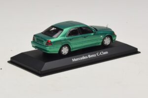 Mercedes C-Class W202 Zielony Metalik Maxichamps 1:43 940037061 Metal — zdjęcie 2 z 5