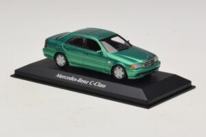 Mercedes C-Class W202 Zielony Metalik Maxichamps 1:43 940037061 Metal — zdjęcie 3 z 5