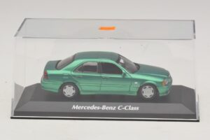 Mercedes C-Class W202 Zielony Metalik Maxichamps 1:43 940037061 Metal — zdjęcie 4 z 5