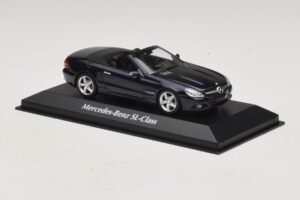 Mercedes SL R230 Niebieski Metalik Maxichamps 1:43 940037531 Metal — zdjęcie 3 z 5