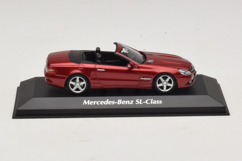 Mercedes SL R230 Czerwony Metalik Maxichamps 1:43 940037530 Metal