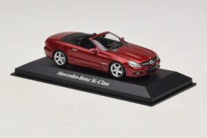 Mercedes SL R230 Czerwony Metalik Maxichamps 1:43 940037530 Metal — zdjęcie 3 z 5