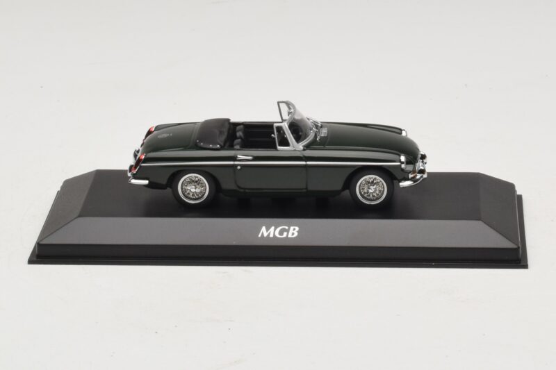 MG MGB Mk1 Zielony Maxichamps 1:43 MG MGB Mk1 Zielony Maxichamps 1:43 940131031 Metal