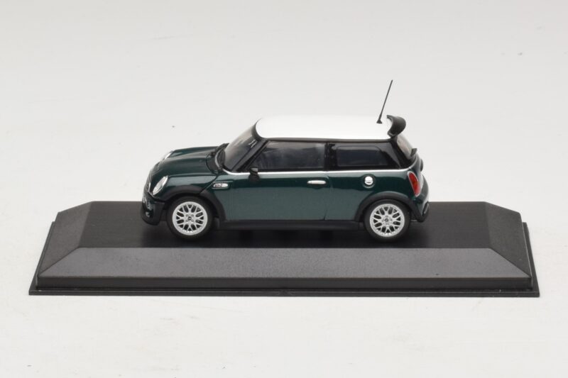Mini Cooper One R50 Aero Green Z Białym Dachem Minichamps 1:43 MINI011 Metal