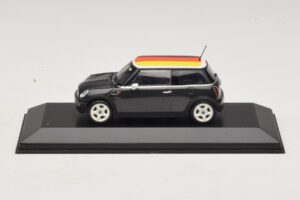Mini Cooper One R50 Zielony Z Niemiecką Flagą Minichamps 1:43 MINI033 Metal