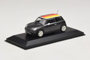 Mini Cooper One R50 Zielony Z Niemiecką Flagą Minichamps 1:43 MINI033 Metal — zdjęcie 2 z 5