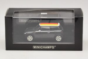 Mini Cooper One R50 Zielony Z Niemiecką Flagą Minichamps 1:43 MINI033 Metal — zdjęcie 5 z 5