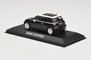 Mini Cooper S R53 Czarny Z Panoramicznym Dachem Minichamps 1:43 MINI022 Metal — zdjęcie 3 z 4