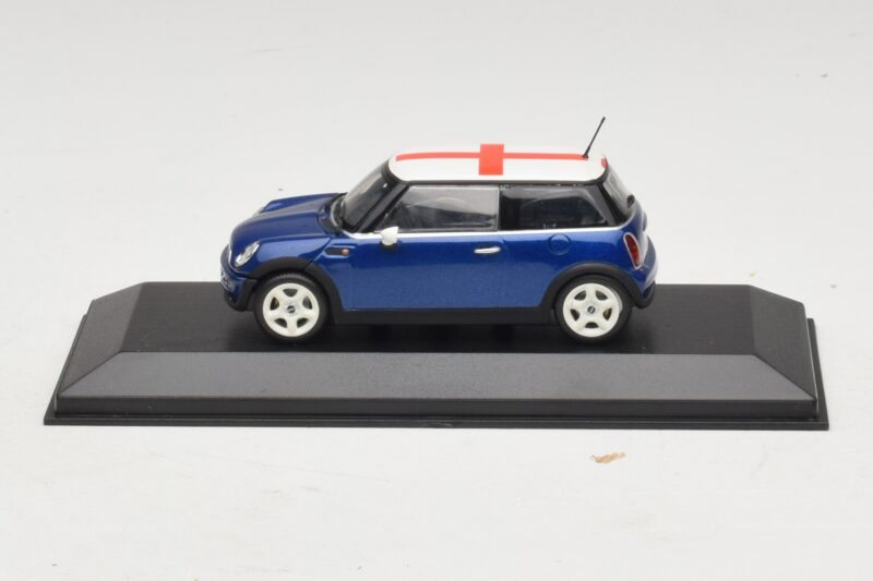 Mini Cooper S R53 Niebieski Z Angielską Flagą Minichamps 1:43 MINI012 Metal