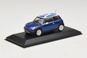 Mini Cooper S R53 Niebieski Z Flagą Szkocką Minichamps 1:43 MINI016 Metal — zdjęcie 2 z 5