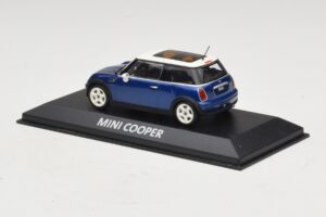 Mini Cooper S R53 Ciemnoniebieski Z Panoramicznym Dachem Minichamps 1:43 MINI021 Metal — zdjęcie 3 z 4
