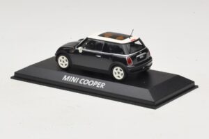 Mini Cooper S R53 Ciemnozielony Z Panoramicznym Dachem Minichamps 1:43 MINI015 Metal — zdjęcie 3 z 4