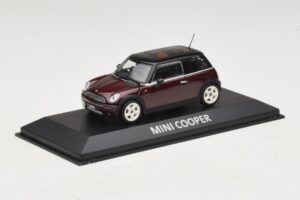 Mini Cooper S R53 Ciemnoczerwony Z Czarnym Dachem Minichamps 1:43 MINI028 Metal — zdjęcie 2 z 5