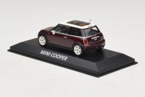 Mini Cooper S R53 Ciemnoczerwony Z Panoramicznym Dachem Minichamps 1:43 MINI019 Metal — zdjęcie 3 z 4