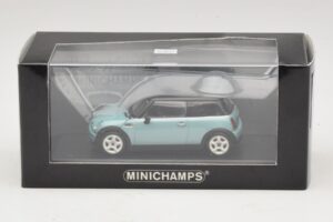 Mini Cooper S R53 Jasnoniebieski Metalik Z Czarnym Dachem Minichamps 1:43 MINI030 Metal — zdjęcie 4 z 4