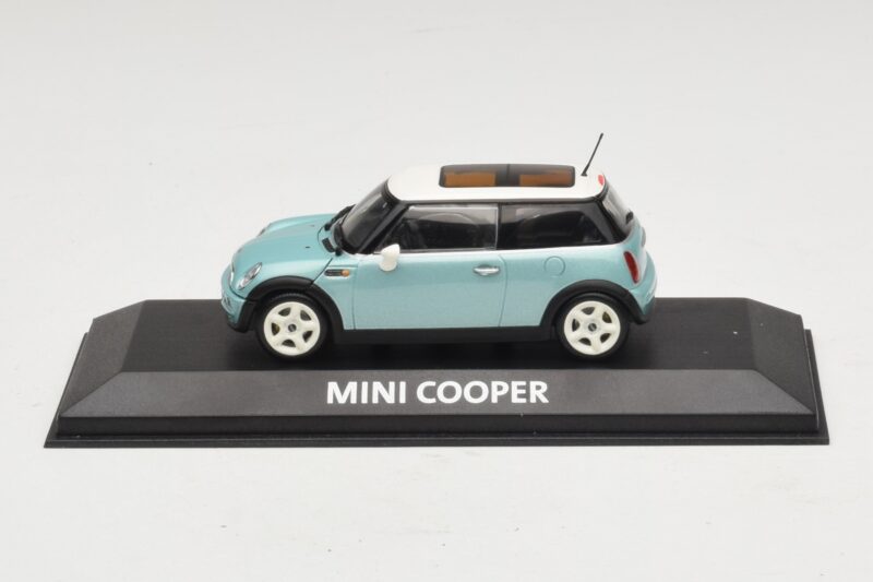 Mini Cooper S R53 Jasnoniebieski Metalik Z Panoramicznym Dachem Minichamps 1:43 Mini Cooper S R53 Jasnoniebieski Metalik Z Panoramicznym Dachem Minichamps 1:43 MINI018 Metal