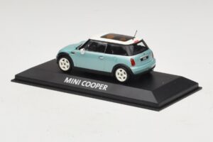 Mini Cooper S R53 Jasnoniebieski Metalik Z Panoramicznym Dachem Minichamps 1:43 MINI018 Metal — zdjęcie 3 z 4