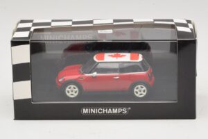 Mini Cooper S R53 Czerwony Z Flagą Kanadyjską Minichamps 1:43 MINI017 Metal — zdjęcie 5 z 5