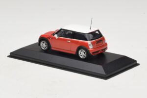 Mini Cooper S R53 Czerwony Z Białym Dachem Minichamps 1:43 MINI025 Metal — zdjęcie 3 z 5