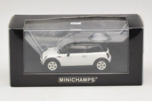 Mini Cooper S R53 Biały Z Czarnym Dachem Minichamps 1:43 MINI027 Metal — zdjęcie 4 z 4