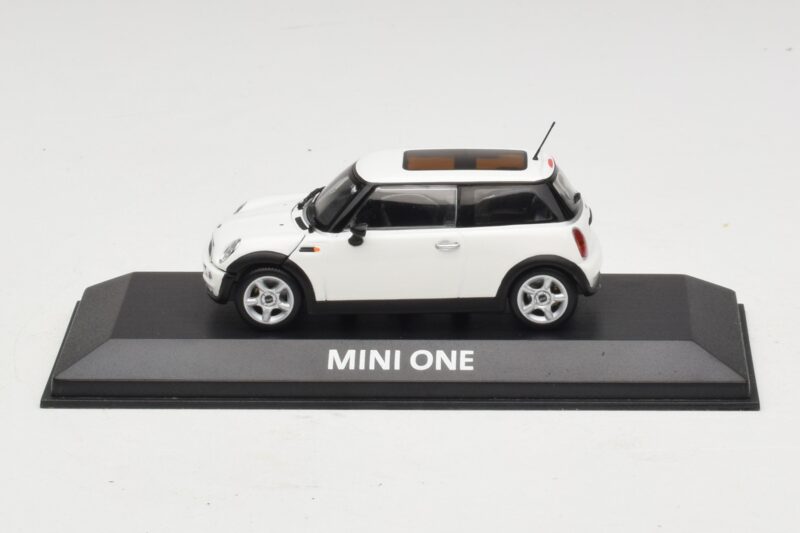Mini Cooper S R53 Biały Z Panoramicznym Dachem Minichamps 1:43 MINI020 Metal