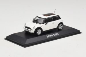 Mini Cooper S R53 Biały Z Panoramicznym Dachem Minichamps 1:43 MINI020 Metal — zdjęcie 2 z 5