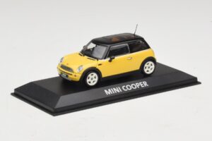 Mini Cooper S R53 Żółty Z Czarnym Dachem Minichamps 1:43 MINI031 Metal — zdjęcie 2 z 4