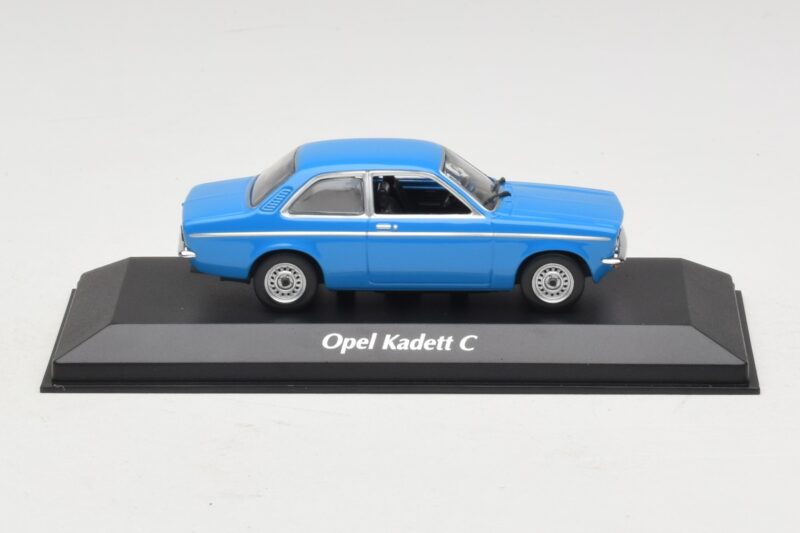 Opel Kadett C Niebieski Maxichamps 1:43 940045601 Metal