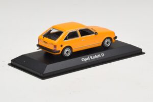 Opel Kadett D Pomarańczowy Maxichamps 1:43 940044101 Metal — zdjęcie 2 z 5