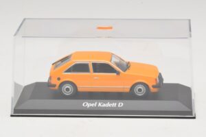 Opel Kadett D Pomarańczowy Maxichamps 1:43 940044101 Metal — zdjęcie 4 z 5
