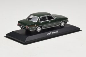 Opel Rekord D Ciemnozielony Maxichamps 1:43 940044001 Metal — zdjęcie 2 z 5