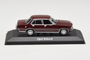 Opel Rekord D Ciemnoczerwony Maxichamps 1:43 940044000 Metal