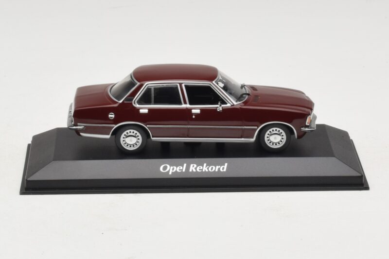 Opel Rekord D Ciemnoczerwony Maxichamps 1:43 940044000 Metal