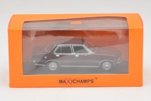 Opel Rekord D Ciemnoczerwony Maxichamps 1:43 940044000 Metal — zdjęcie 5 z 5