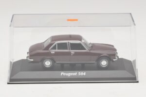 Peugeot 504 Ciemnoczerwony Maxichamps 1:43 940112500 Metal — zdjęcie 4 z 5