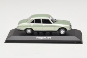 Peugeot 504 Jasnozielony Metalik Maxichamps 1:43 940112501 Metal