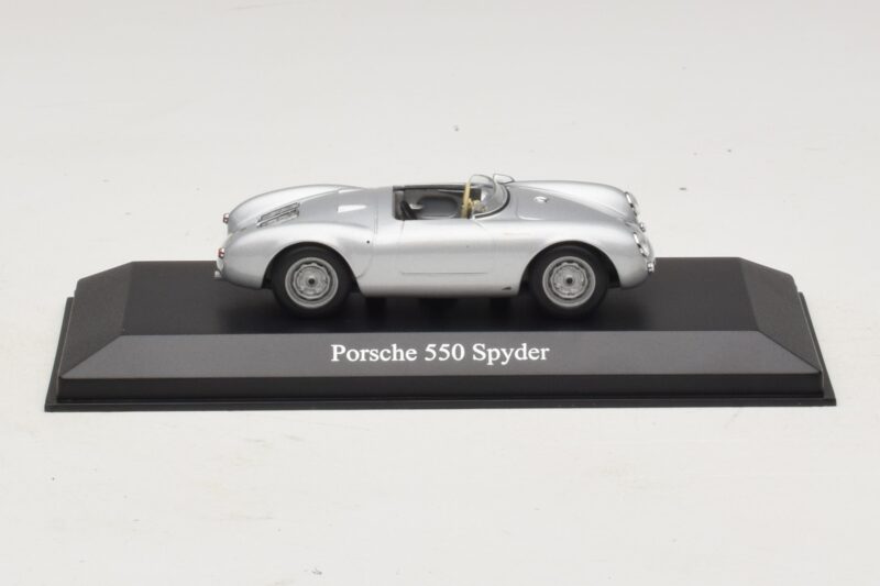 Porsche 550 Spyder Srebrny Maxichamps 1:43 940066030 Metal