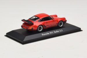 Porsche 911 930 Turbo 3.3 Czerwony Maxichamps 1:43 940069000 Metal — zdjęcie 2 z 5