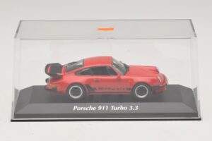 Porsche 911 930 Turbo 3.3 Czerwony Maxichamps 1:43 940069000 Metal — zdjęcie 4 z 5