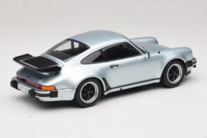 Porsche 911 930 Turbo 3.3 Srebrny KK-Scale 1:18 KKDC181444 Metal — zdjęcie 2 z 6