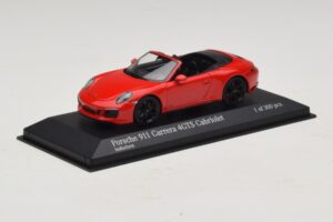 Porsche 911 991.1 Carrera 4 GTS Kabriolet Czerwony Minichamps 1:43 410067330 Metal — zdjęcie 2 z 5