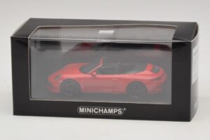 Porsche 911 991.1 Carrera 4 GTS Kabriolet Czerwony Minichamps 1:43 410067330 Metal — zdjęcie 5 z 5