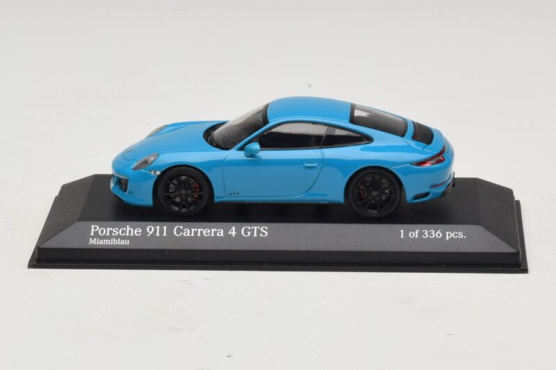 Porsche 911 991.2 Carrera 4 GTS Miami Blue Minichamps 1:43 410067322 Metal