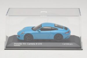 Porsche 911 991.2 Carrera 4 GTS Miami Blue Minichamps 1:43 410067322 Metal — zdjęcie 4 z 5